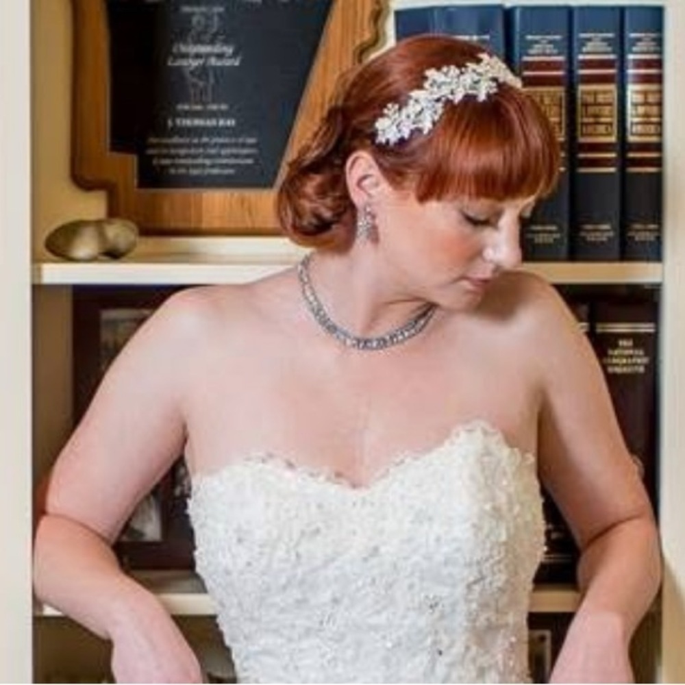 Bel Aire Bridal Tiara Crystal, Pearl & Gold Leaf Headpiece Headband RARE edition - Picture 4 of 14
